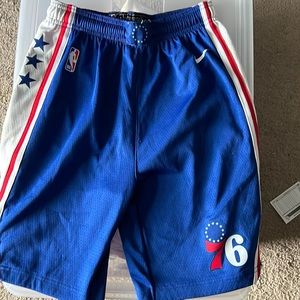 Nike Boys 76ers shorts size Med